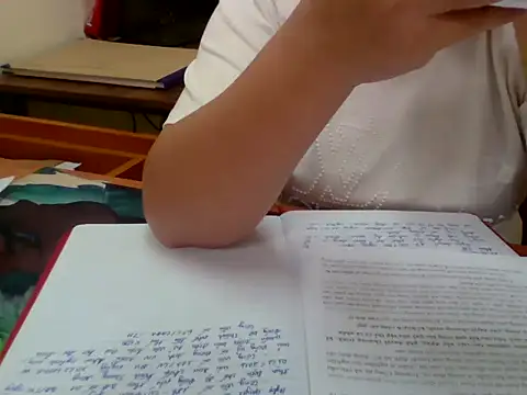 Snapshot of Sarah_no_land chatting on April 24, 2026, 3:30 am Sarah no land online show from April 24, 2026, 3:30 am