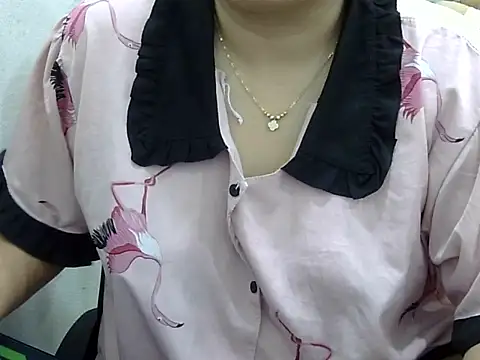 Snapshot of Sarah_no_land chatting on May 22, 2026, 4:27 pm Sarah no land online show from May 22, 2026, 4:27 pm
