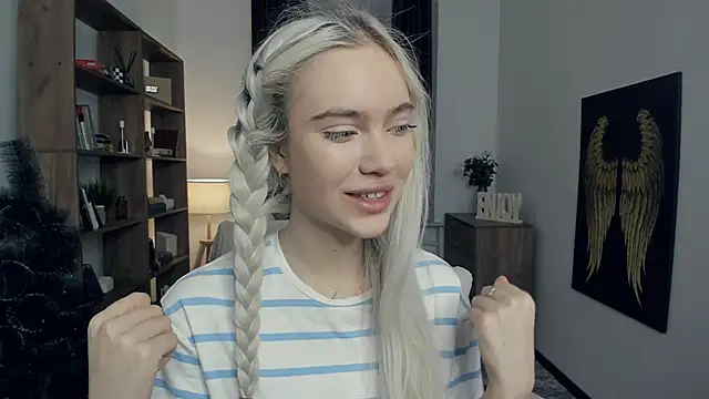 KristalCrowner online show from January 31, 2026, 7:23 pm