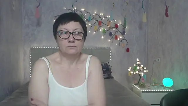 EmilyL0ve online show from April 2, 2026, 5:36 am