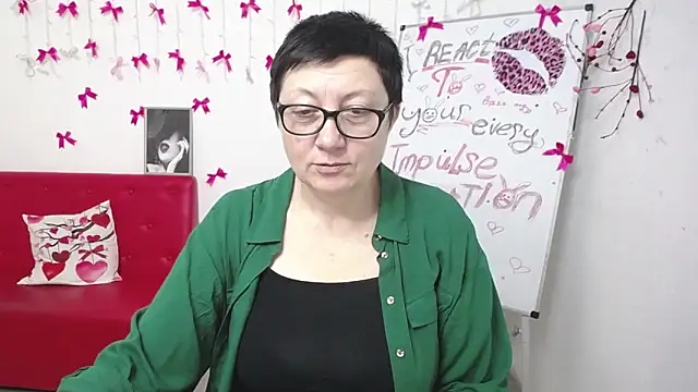 EmilyL0ve online show from March 14, 2026, 6:19 am