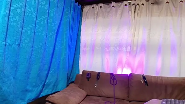 Snapshot of Gabys1610 chatting on April 2, 2026, 11:00 pm Gabys1610 online show from April 2, 2026, 11:00 pm