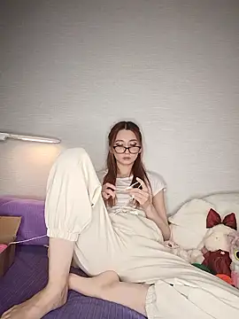 Moon Flora online show from January 9, 2026, 10:06 pm