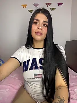 Snapshot of sophyy_white chatting on February 11, 2026, 10:20 pm sophyy white online show from February 11, 2026, 10:20 pm