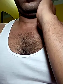 Snapshot of Lucky___05 chatting on May 13, 2026, 7:15 am Lucky 05 online show from May 13, 2026, 7:15 am