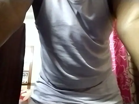 Snapshot of Lucky___05 chatting on January 6, 2026, 5:17 pm Lucky 05 online show from January 6, 2026, 5:17 pm