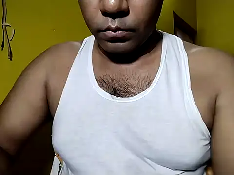 Snapshot of Lucky___05 chatting on May 25, 2026, 4:56 am Lucky 05 online show from May 25, 2026, 4:56 am