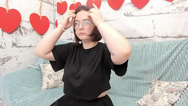 Snapshot of Sweetie_Rozzy chatting on May 1, 2026, 1:10 am Sweetie Rozzy online show from May 1, 2026, 1:10 am