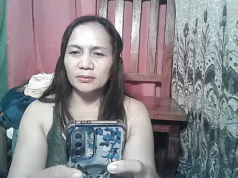 prettymomma24xx online show from April 2, 2026, 1:51 pm