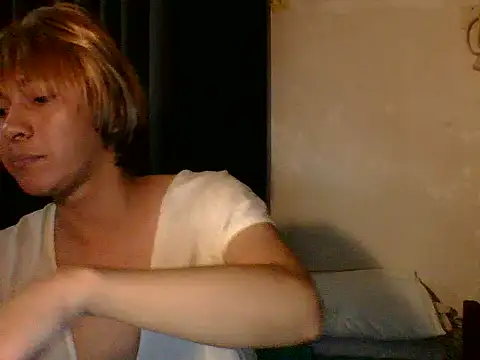 Snapshot of sweetinnocent69xxx chatting on June 18, 2026, 4:56 pm sweetinnocent69xxx online show from June 18, 2026, 4:56 pm