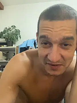 Snapshot of slabyhrac chatting on June 19, 2026, 1:44 am slabyhrac online show from June 19, 2026, 1:44 am