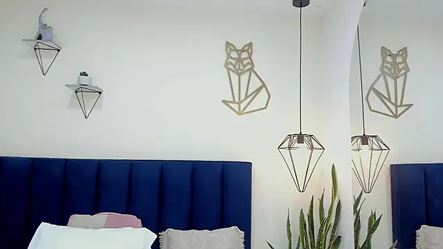 mayaevansmg online show from February 19, 2026, 12:13 pm