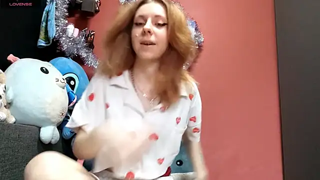 Snapshot of TiaraHenegan chatting on January 12, 2026, 7:04 am TiaraHenegan online show from January 12, 2026, 7:04 am