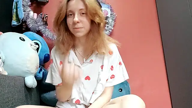 Snapshot of TiaraHenegan chatting on January 7, 2026, 8:19 am TiaraHenegan online show from January 7, 2026, 8:19 am