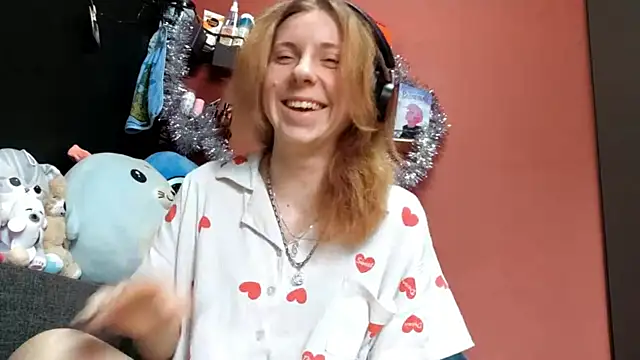 Snapshot of TiaraHenegan chatting on January 6, 2026, 8:29 am TiaraHenegan online show from January 6, 2026, 8:29 am