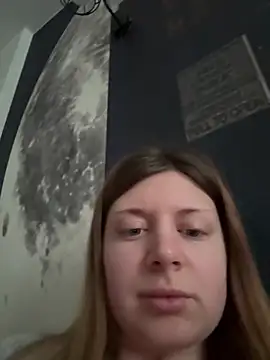 Snapshot of BlondeHott chatting on February 3, 2026, 6:11 am BlondeHott online show from February 3, 2026, 6:11 am