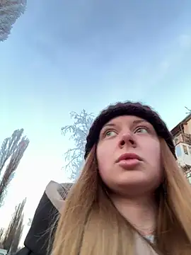 Snapshot of BlondeHott chatting on February 23, 2026, 4:58 am BlondeHott online show from February 23, 2026, 4:58 am