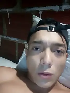 Snapshot of Tayzon09 chatting on January 18, 2026, 11:41 pm Tayzon09 online show from January 18, 2026, 11:41 pm