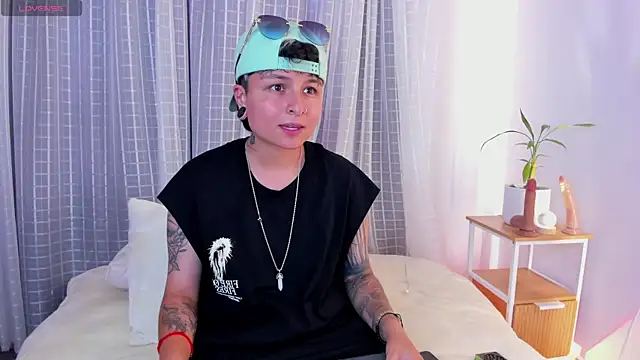 Zury Ramirez online show from April 16, 2026, 10:12 pm