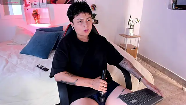 Zury Ramirez online show from March 16, 2026, 7:49 pm