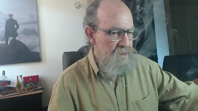 Snapshot of Uncle_Hottie chatting on July 13, 2026, 3:44 pm Uncle Hottie online show from July 13, 2026, 3:44 pm