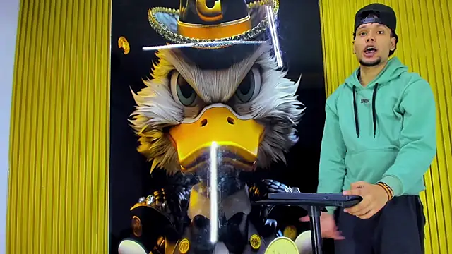 Snapshot of Lucas_hot_20 chatting on January 13, 2026, 5:33 am Lucas hot 20 online show from January 13, 2026, 5:33 am