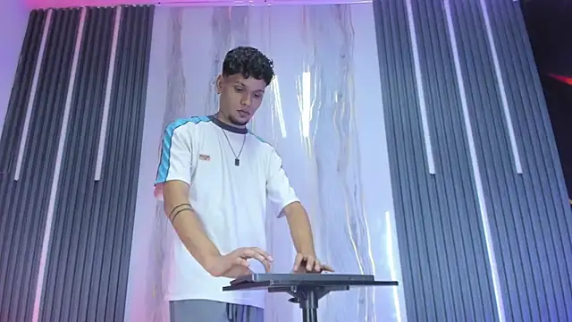 Snapshot of Lucas_hot_20 chatting on February 26, 2026, 7:41 am Lucas hot 20 online show from February 26, 2026, 7:41 am