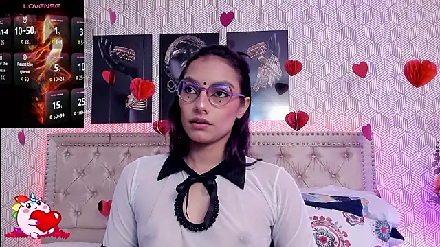 Snapshot of MeganRosseX chatting on February 19, 2026, 4:26 pm MeganRosseX online show from February 19, 2026, 4:26 pm