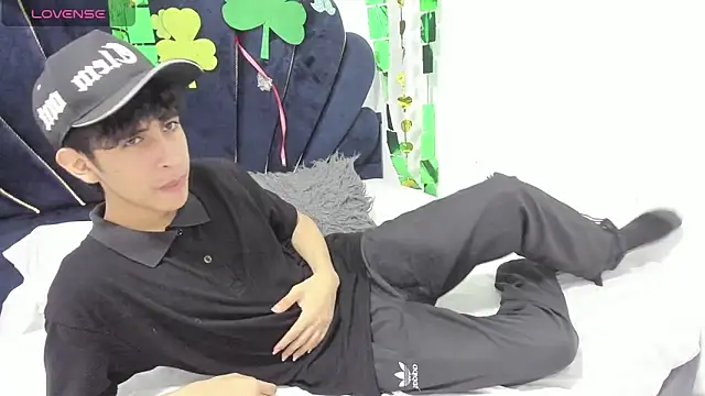 julian xx online show from March 3, 2026, 9:00 pm