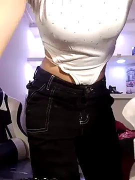 honeyluxe  online show from March 5, 2026, 4:20 am