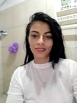 andrea rose69 online show from January 7, 2026, 1:27 pm