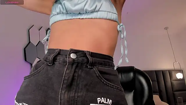 KayraLanne online show from March 26, 2026, 4:33 am