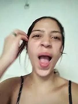 Snapshot of Aitana_2-0 chatting on February 18, 2026, 7:43 pm Aitana 2-0 online show from February 18, 2026, 7:43 pm