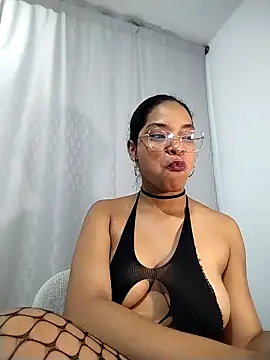 KATALINA SANTANA  online show from April 12, 2026, 2:04 am