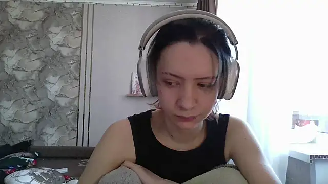 LxayBloom online show from February 25, 2026, 6:35 am