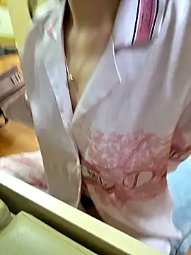 Snapshot of moon_baby99 chatting on February 11, 2026, 8:58 am moon baby99 online show from February 11, 2026, 8:58 am