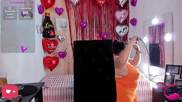 Snapshot of KarlaLannee chatting on February 13, 2026, 4:01 am KarlaLannee online show from February 13, 2026, 4:01 am