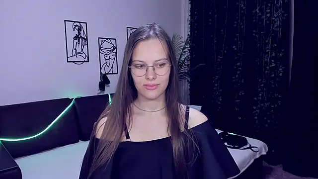 AyumiBlossom online show from April 15, 2026, 4:44 pm