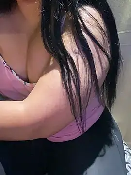 Lina Velvet  online show from March 22, 2026, 4:27 am