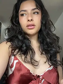 Snapshot of auroramooon chatting on February 26, 2026, 12:27 pm auroramooon online show from February 26, 2026, 12:27 pm