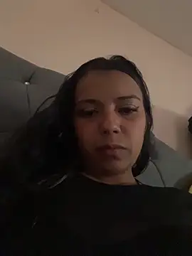 cinthia2011 online show from February 20, 2026, 10:22 pm