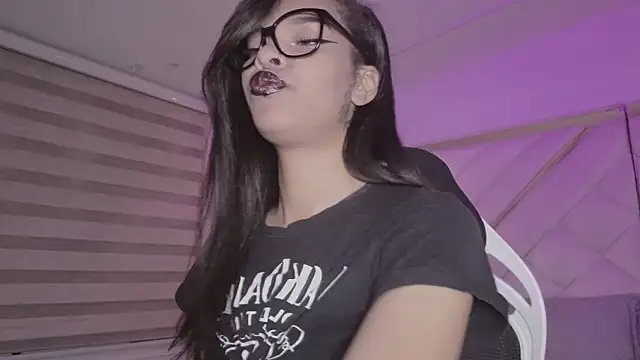 mia gatesvg online show from February 11, 2026, 2:55 am