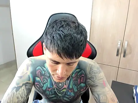 Chrissblack online show from April 19, 2026, 9:50 pm