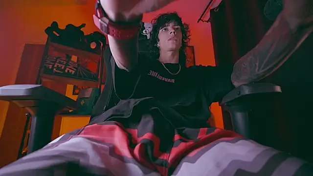 Olliver   y online show from April 12, 2026, 1:53 am