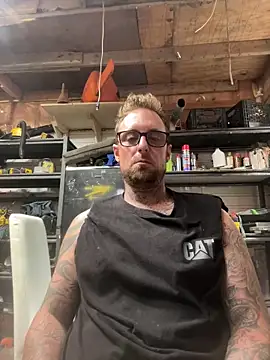 WIDBIGWHITECOCK online show from June 18, 2026, 8:58 pm