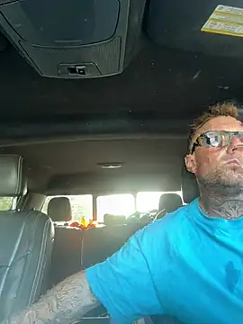 WIDBIGWHITECOCK online show from July 3, 2026, 9:21 pm