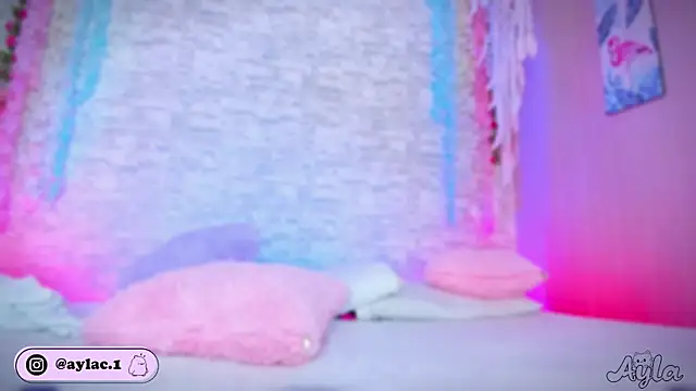 ayla lux online show from March 30, 2026, 4:47 am