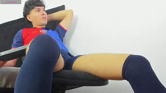 camilo model online show from March 15, 2026, 7:54 pm