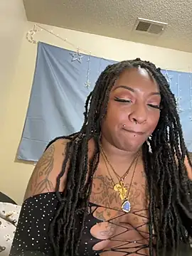 Snapshot of Egyptian_reign chatting on January 15, 2026, 12:47 am Egyptian reign online show from January 15, 2026, 12:47 am