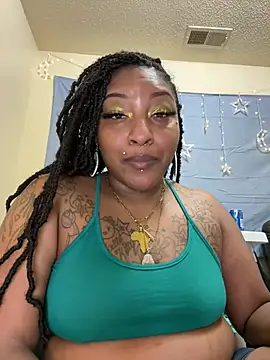 Snapshot of Egyptian_reign chatting on January 9, 2026, 11:00 pm Egyptian reign online show from January 9, 2026, 11:00 pm